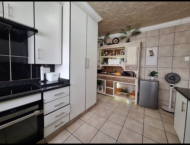 4 BEDROOM HOUSE FOR SALE IN HEIDELBERG AH